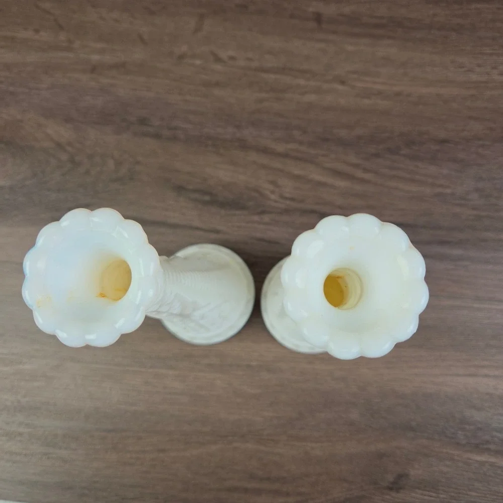 Set of 2 Vintage Anchor Hocking Milk Glass Bud Vases 9